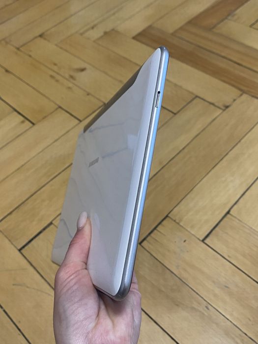 ПланшетSamsung GT-P7500