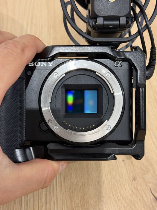 Zestaw Sony ZV-E10 + Sigma 16 mm f/1.4 + Rode Videomic Pro+