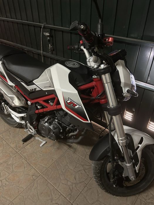 Benelli tnt 125 em excelente estado