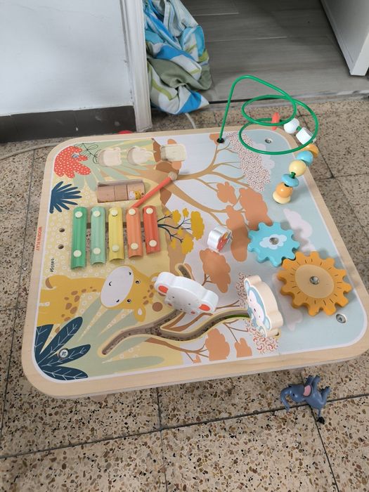 Mesa didática para bebé