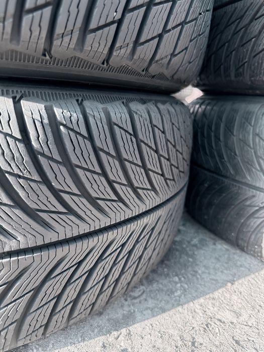 235 50 19 Michelin Pilot Alpin 5 90% Шини Зима