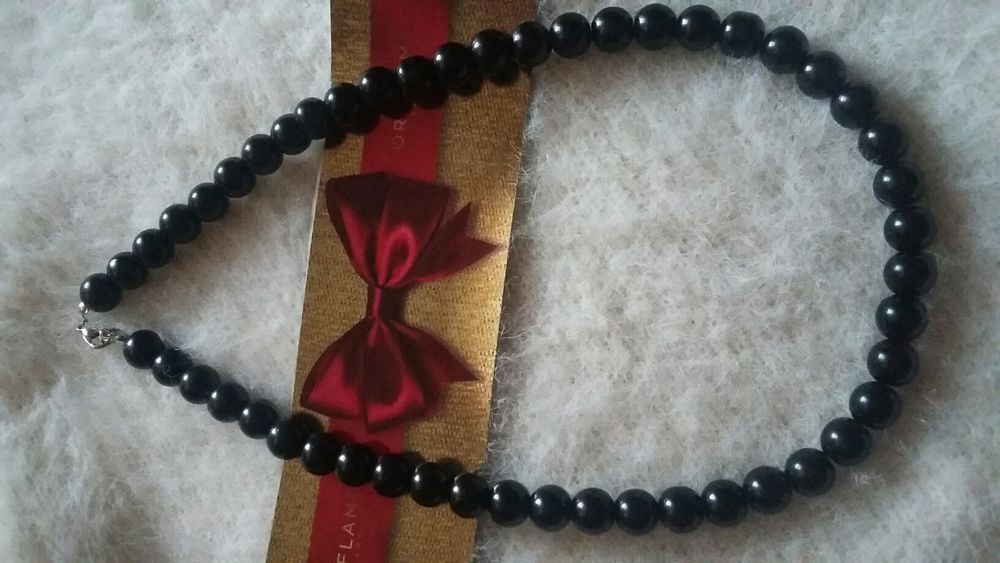 Nowe perły szklane w kolorze czarnym