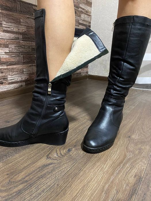 Жіночі шкіряні чоботи