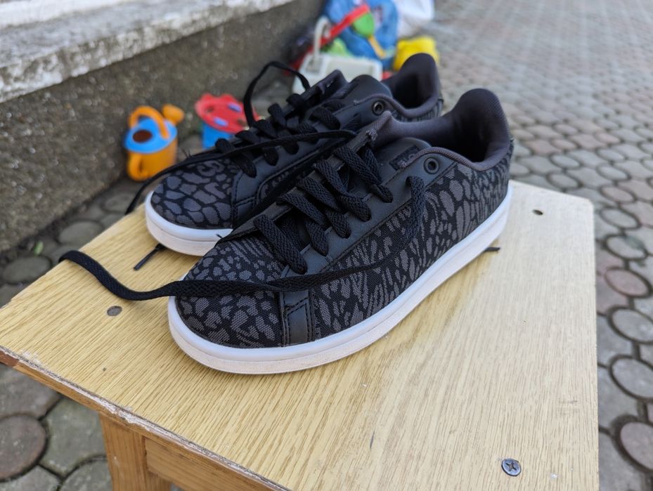 Кросівки кеди  adidas