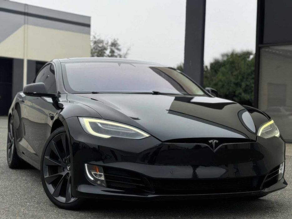 Tesla Model S 100D      2017