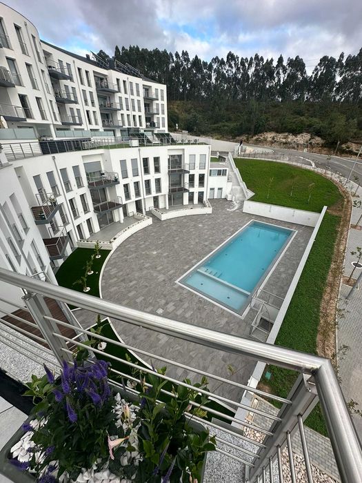 Arrenda-se Exclusivo T2 de Luxo c/ Terraço Privativo, Piscina e Spa – Pombal
