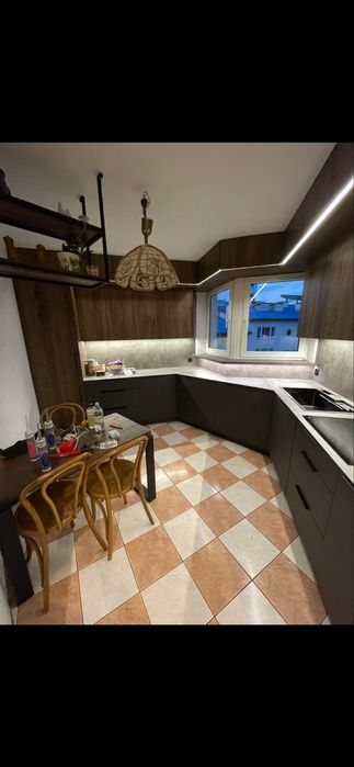 meble na wymiar / kuchnie szafy lazienki itp.