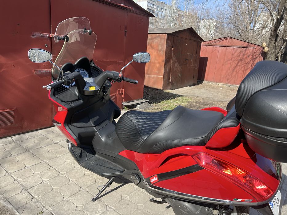 Максі скутер Aprilia Atlantic 500