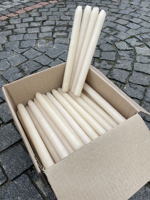 Свеча парафиновая 25см 10-11 часов горения.