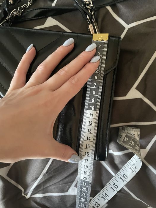 Czarna torebka lakierowana Steve Madden