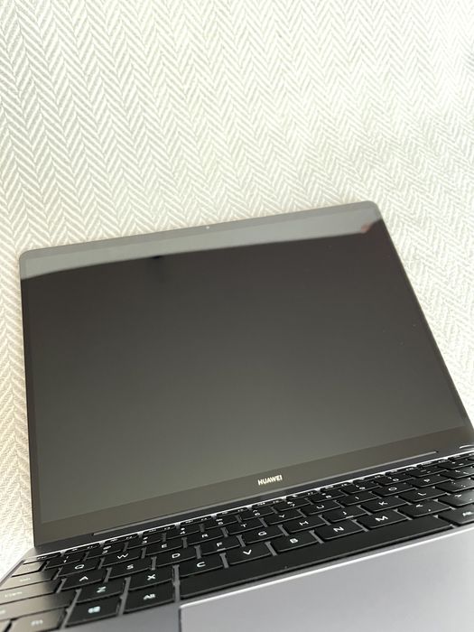 Huawei MateBook 13 HN-W19R 13,3"