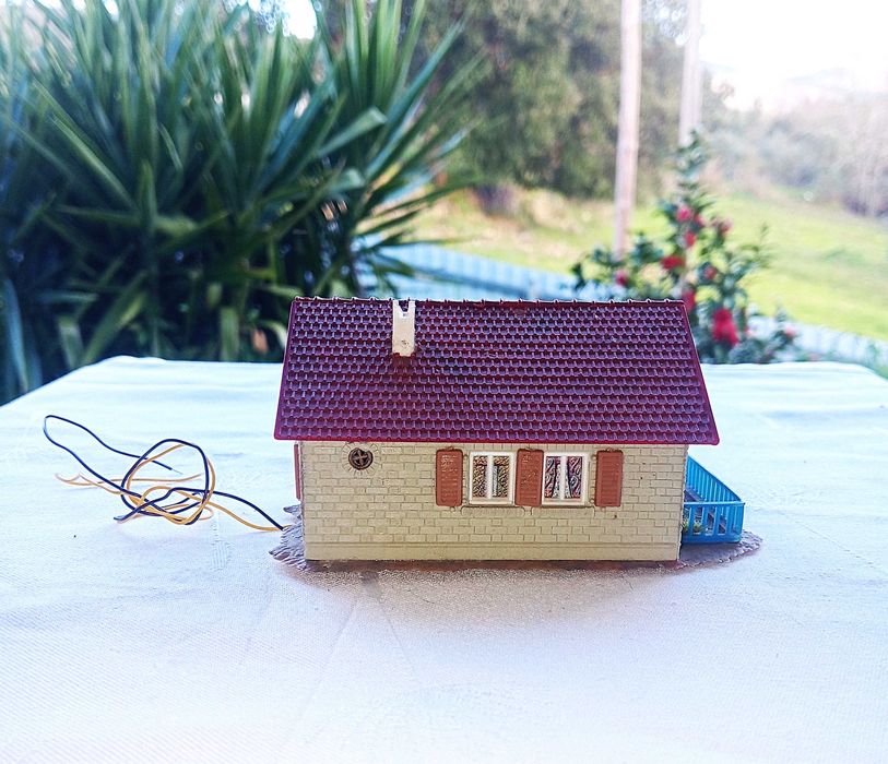 FALLER B-200, Casa de férias com ILUMINAÇÃO