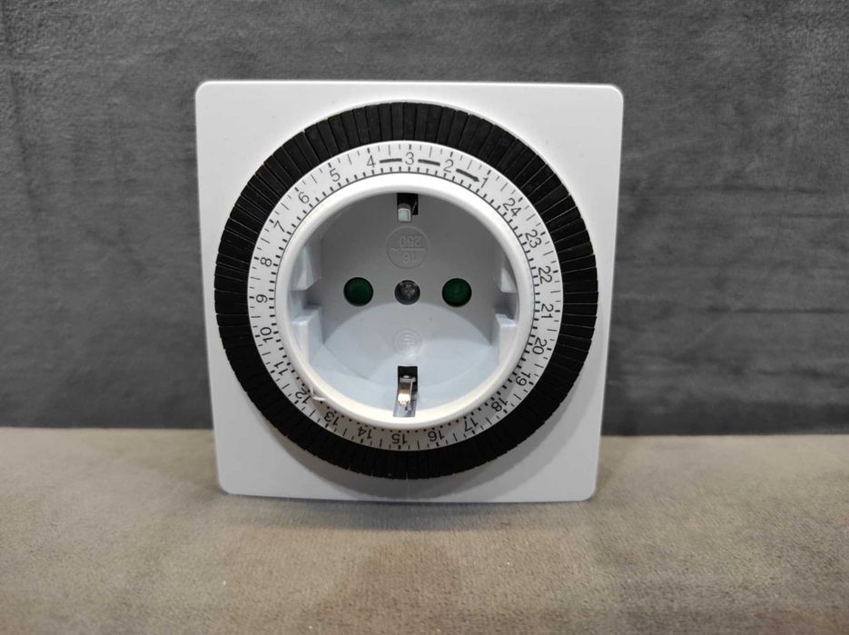 Programator czasowy mechaniczny UNITEC. 16A.