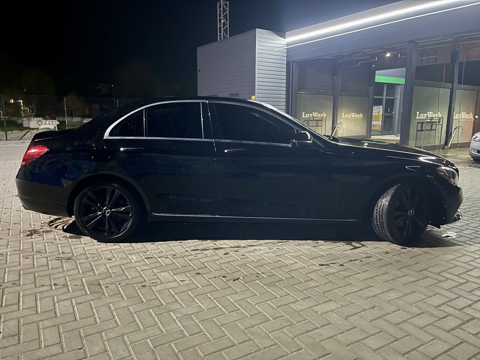 Продам Mersedes Benz C 300, 2016 р.в.  2 л. турбо задній привод