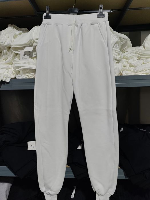 Calça cardada 5,50 Euros.                        Só para REVENDA