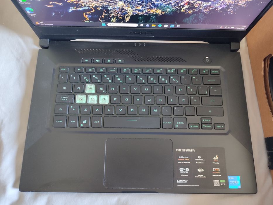 Portátil TUF DASH Laptop F15 e mais