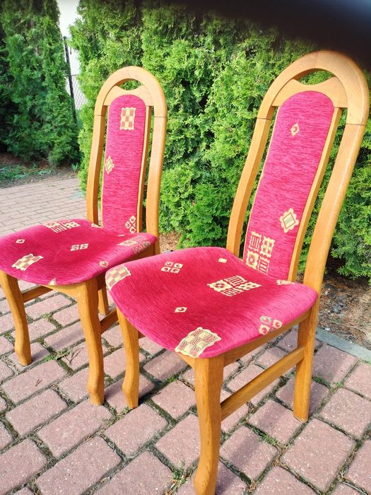 Krzesła dębowe 12 szt  używane