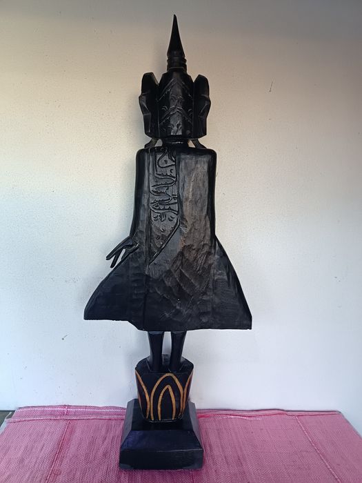 Estátua de madeira Buda