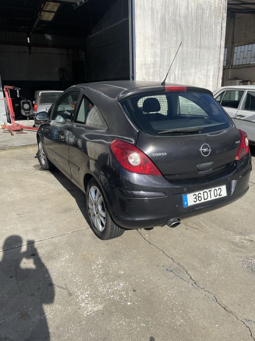 Opel corsa D em bom estado geral