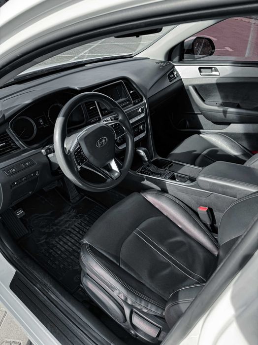 Оренда авто бізнес класу у Львові