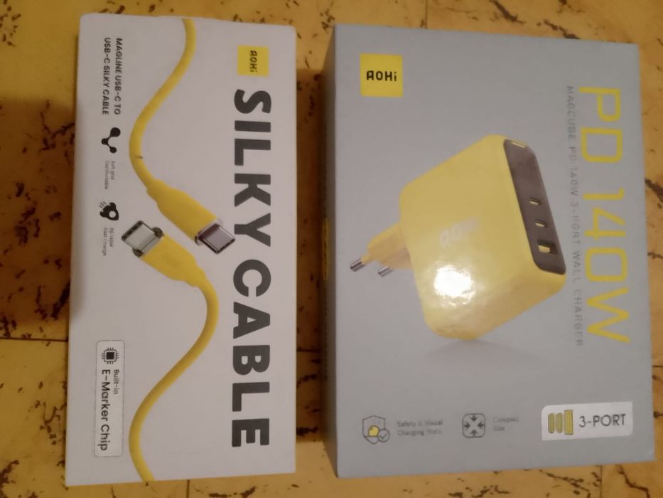 Зарядний пристрій AOHI Magcube Pro 140W GaN Charger PD3.1