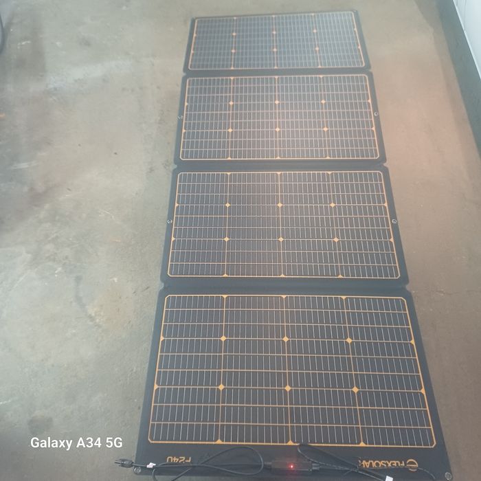 Портативна сонячна панель FlexSolar 240 Вт