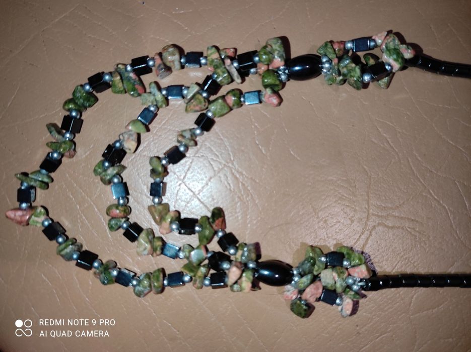 Бусы с натуральным камнем