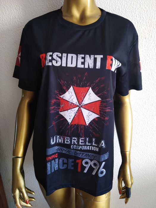 T-Shirt Resident Evil Umbrella Corporation Social Distance Training Since 1996