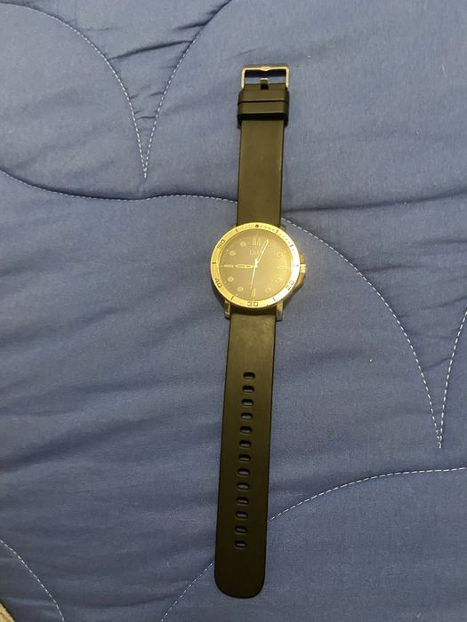 Relógio homem marca QQ com pelicula gel e pulseira preta