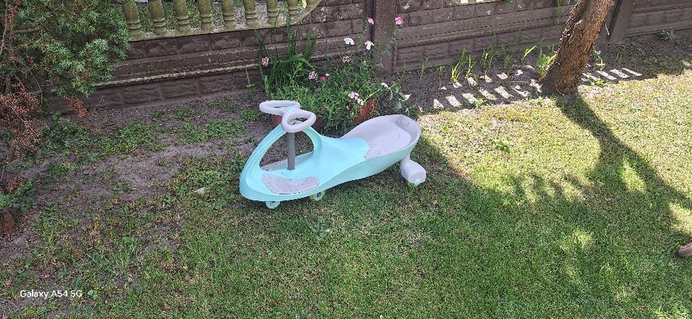 Sprzedam jeździk Twistcar