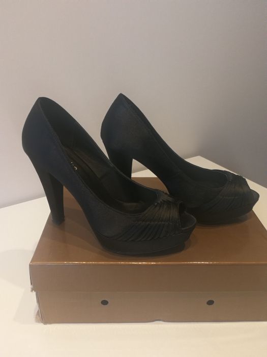 Sapatos cetim Maripaz