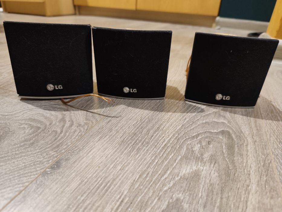 Małe głośniki LG 3 sztuki
