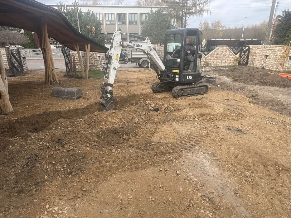 Usługi Minikoparka  koparko ładowarka miniładowarka transport wywrotka