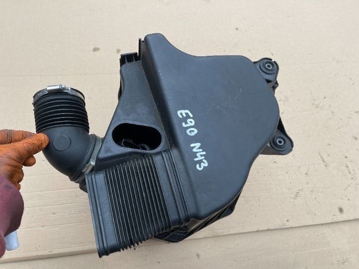 Obudowa filtra przepływomierz Bmw e87 e90 e91 318i 320i