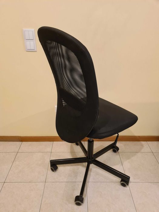 Cadeira giratória FLINTAN, preta