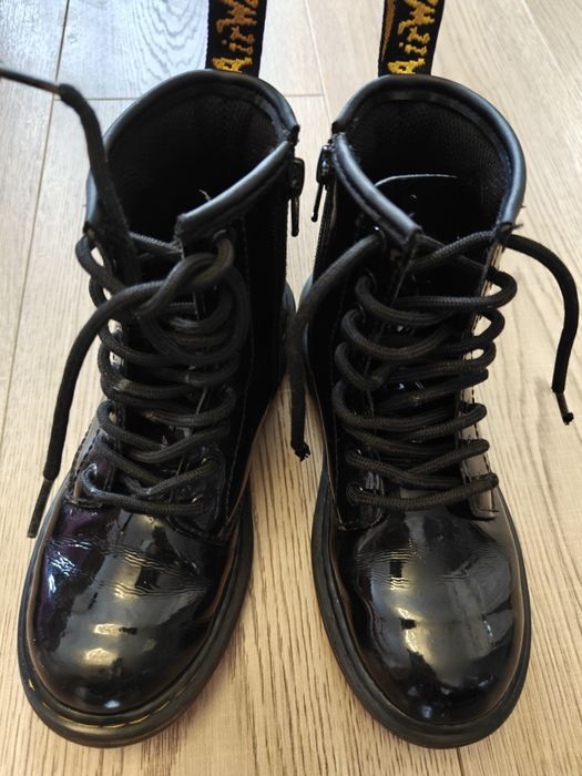 Черевики на дівчинку, Dr.Martens
