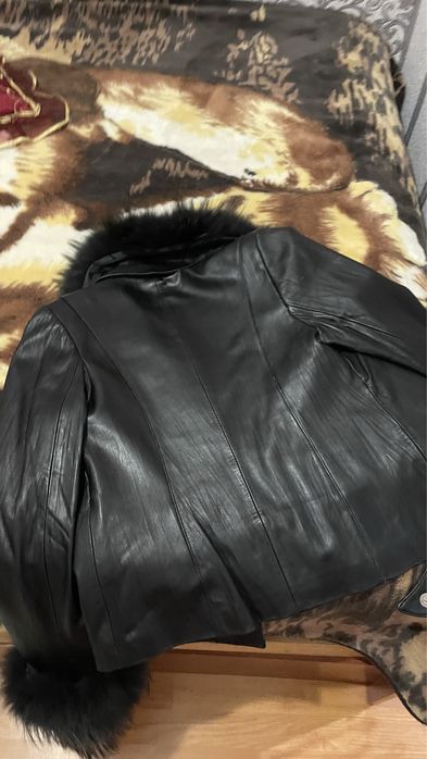 Шкіряна курточка