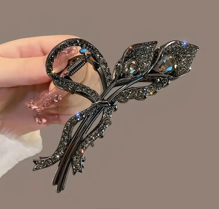 Красиві заколки для волосся в ассортименті