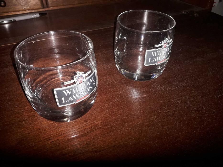 Copos de whisky William Lawson