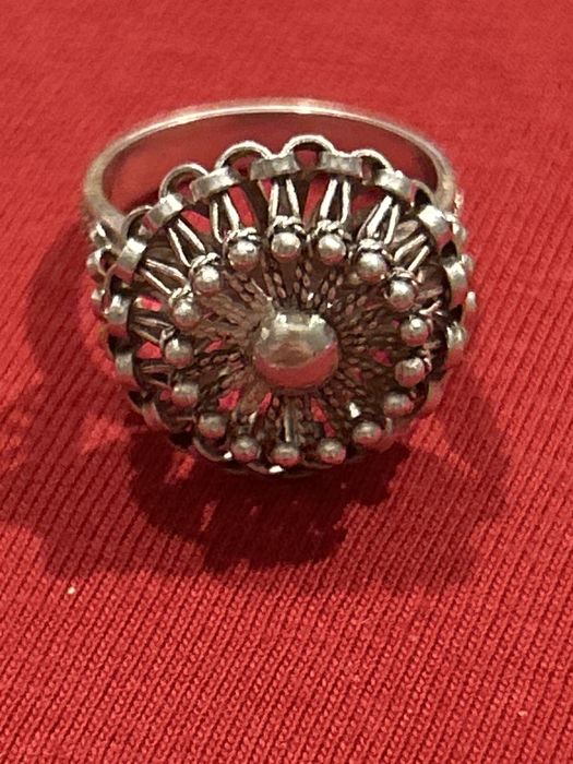 Srebrny filigranowy pierścionek