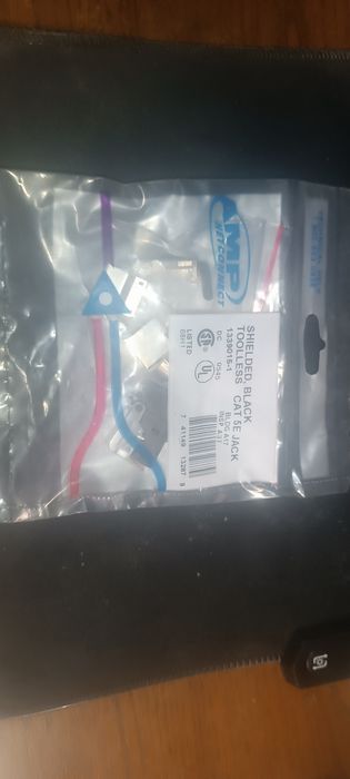 Конектор  shielded black toolless cat 5E jack