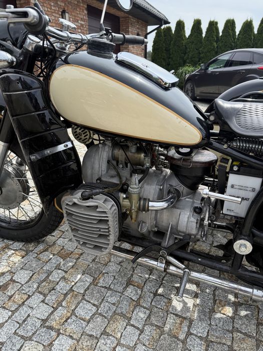 Motocykl Dniepr K-750