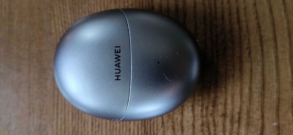 Зарядний кейс для бездротових навушників Huawei FreeBuds 5