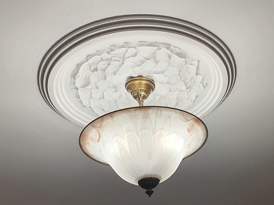 Belíssimo Candeeiro de teto em bronze e vidro em forma de flor