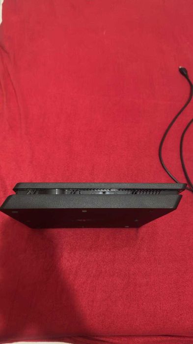 Vendo PS4 em bom estado.