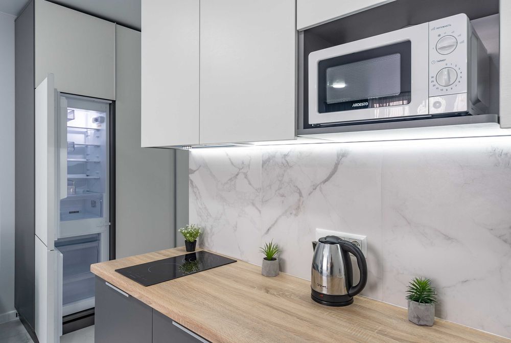 Стильна студія подобово, з Генератором, між двома станціями метро.