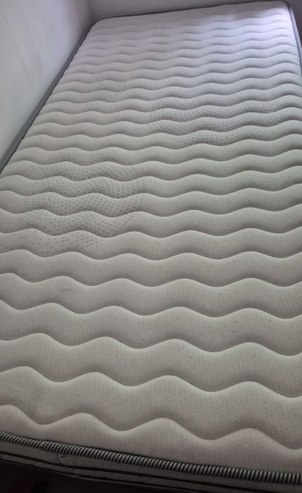 Vendo  colchão  e cama