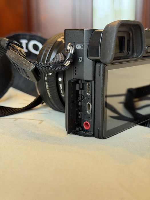 Sony a6300 + 16-50mm | + Kit Completo (filtros, cartão, bolsa…)