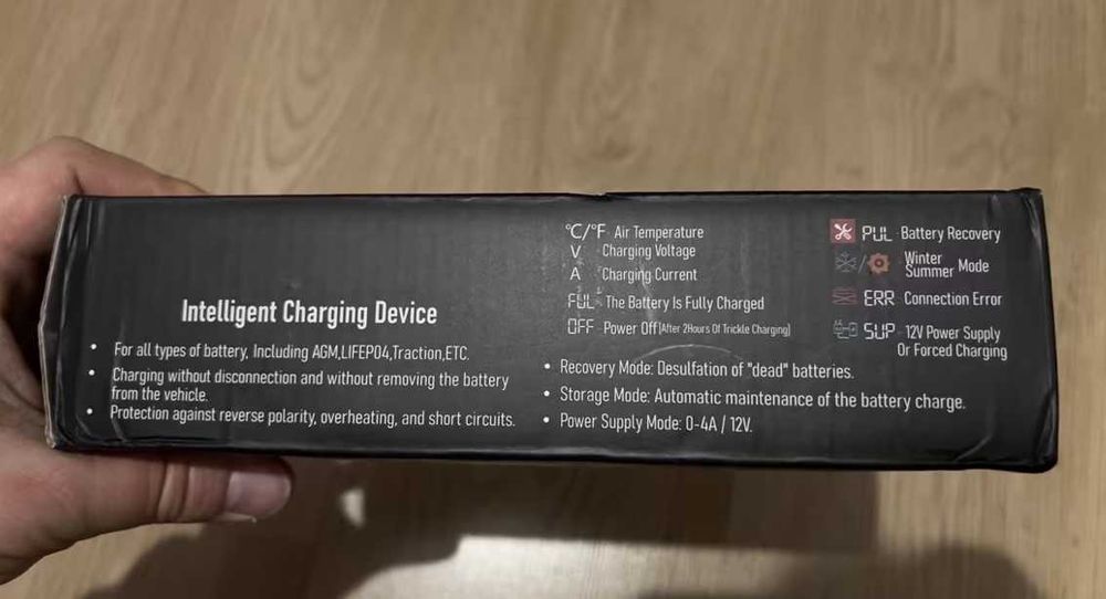 Интеллектуальное зарядное устройство 12V/15A с цветным экраном и десульфататором