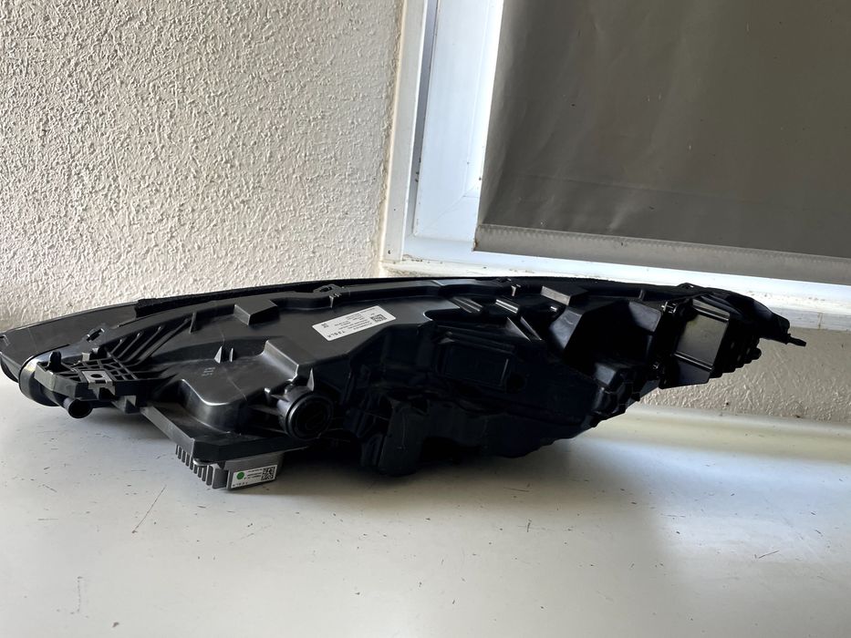 Lampa prawa lewa  eflektor przód TESLA Model 3 Highland 24r  cała